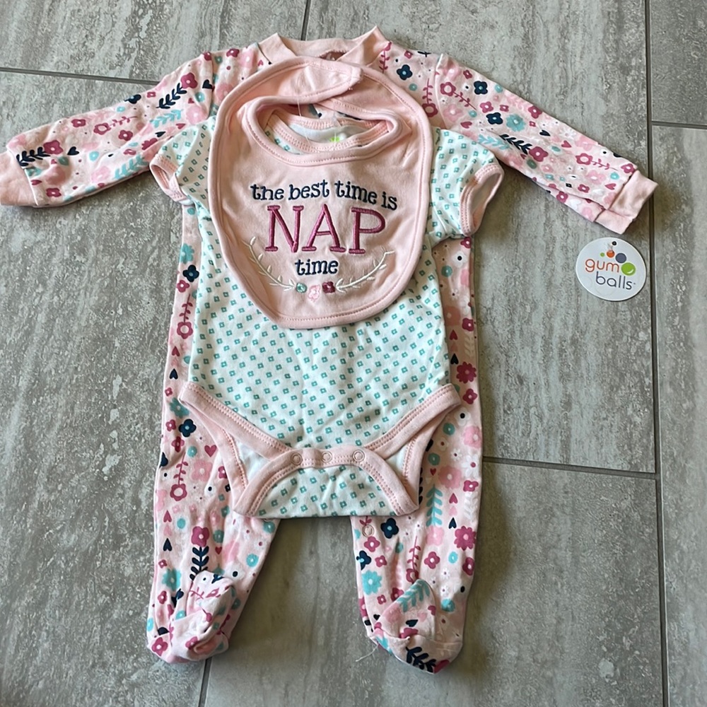 3pc Gumballs,(1 overall,1pc onesie,& a bib)orange & green for 0-3m girls